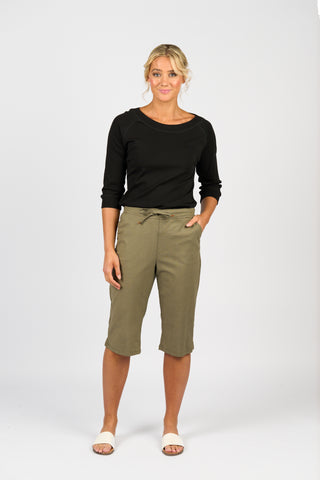 SKINNY LEG ELASTIC WAIST LONG SHORT